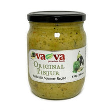 A classic spread for toast and crackers, Vava Original Pinjur can be used to make roasted meat or vegetable sausages. You can also have it with bread and cheese, a favorite recipe of the Balkans. It is made of fresh tomatoes, sunflower oil, onion, carrots and 100% natural roasted red peppers. Order Vava Original Pinjur right now and prepare mouthwatering recipes!